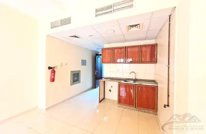 Apartment - Studio - 1 Bathroom for rent in Muwailih Building - Muwaileh - Sharjah