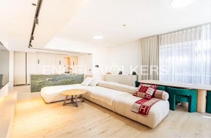 Apartment - 3 Bedrooms - 3 Bathrooms for sale in Vezul Residence - Business Bay - Dubai