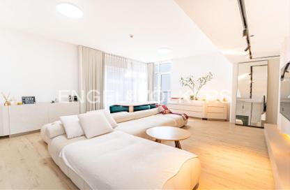 Apartment - 3 Bedrooms - 3 Bathrooms for sale in Vezul Residence - Business Bay - Dubai