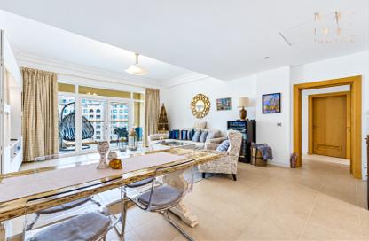 Apartment - 1 - 2 for sale in Jash Hamad - Shoreline Apartments - Palm Jumeirah - Dubai