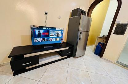 Apartment - Studio - 1 Bathroom for rent in Al Falah Street - City Downtown - Abu Dhabi