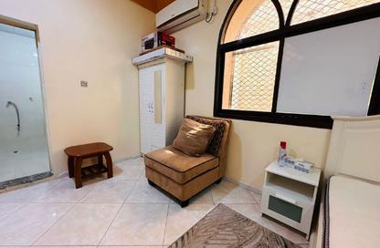 Apartment - Studio - 1 Bathroom for rent in Al Falah Street - City Downtown - Abu Dhabi