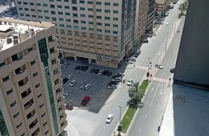 شقة - غرفة نوم - 2 حمامات للايجار في التعاون - الشارقة