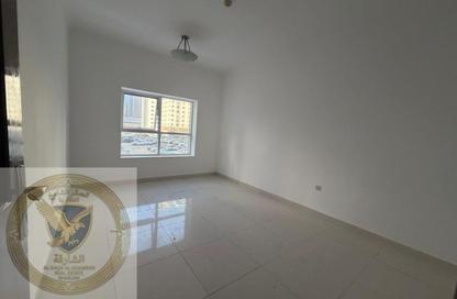 Apartment - 2 Bedrooms - 2 Bathrooms for rent in Al Khan Corniche - Al Khan - Sharjah