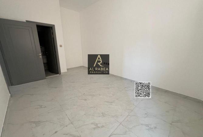 121118011 - Property Image 2