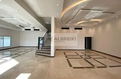 فيلا - 5 غرف نوم - 6 حمامات للايجار في البرشاء جنوب 1 - جنوب البرشاء - البرشاء - دبي