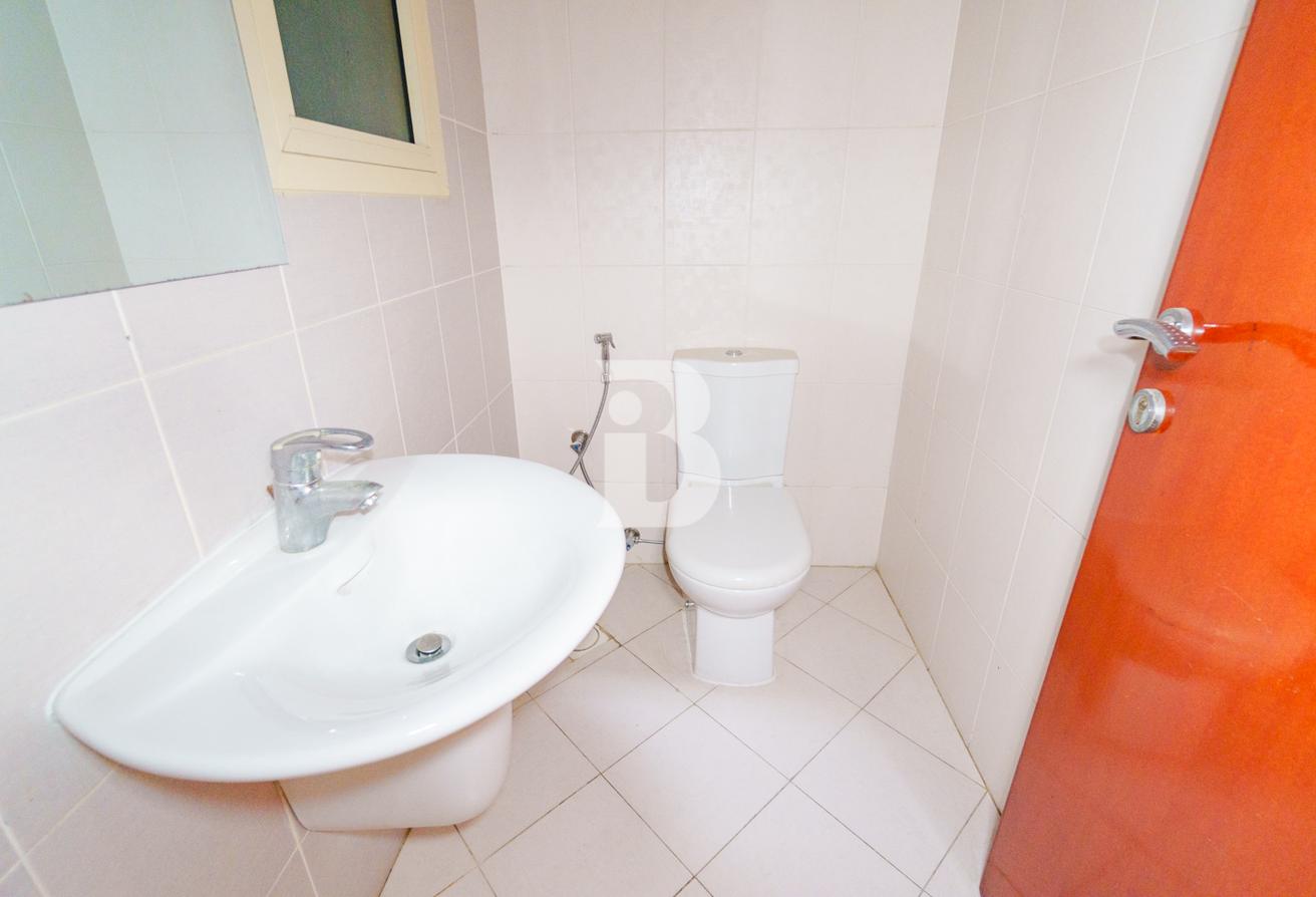 Bright & Spacious | 2 Bed | Next to School photo 7