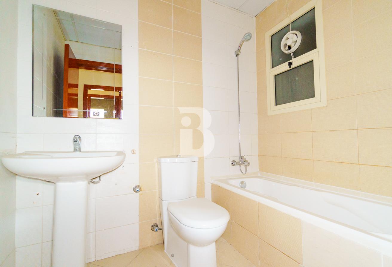 Bright & Spacious | 2 Bed | Next to School photo 6