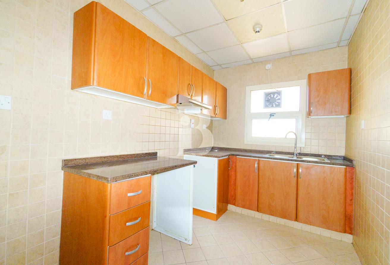 Bright & Spacious | 2 Bed | Next to School photo 5