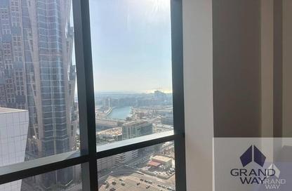 Office Space - Studio - 1 Bathroom for rent in The Regal Tower - Business Bay - Dubai