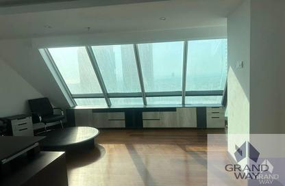 Office Space - Studio - 1 Bathroom for rent in The Regal Tower - Business Bay - Dubai