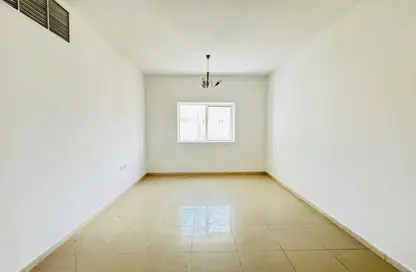 شقة - غرفة نوم - 1 حمام للايجار في شارع التعاون الجديد - التعاون - الشارقة