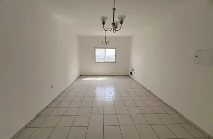 شقة - 1 حمام للايجار في شارع التعاون الجديد - التعاون - الشارقة