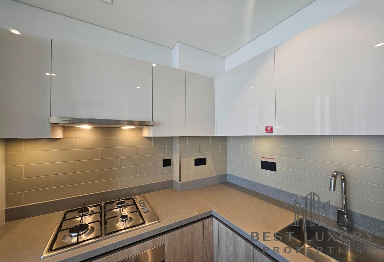 1BR | HIGH-END FURNISHED | LAGOON VIEW photo 14