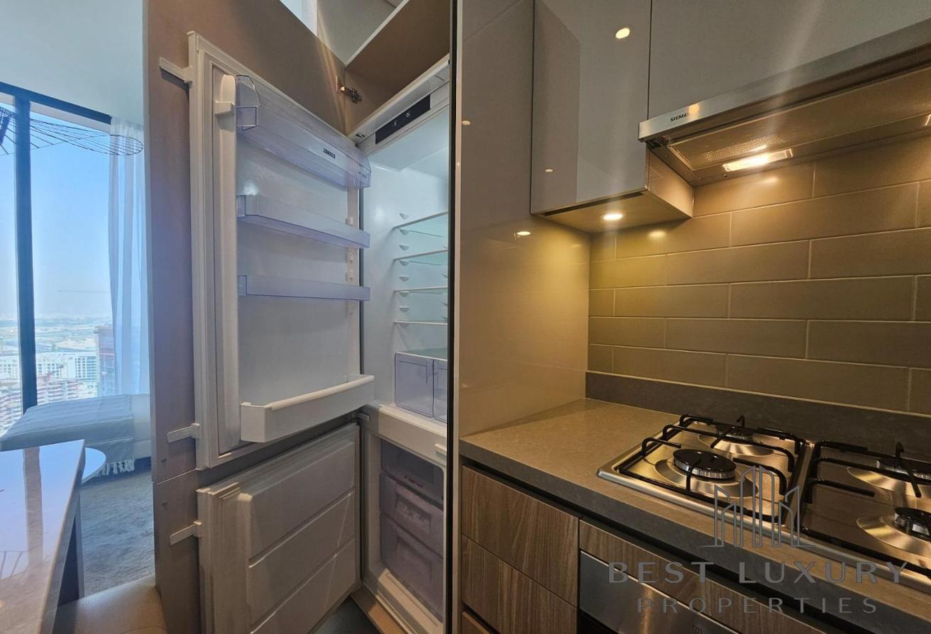 1BR | HIGH-END FURNISHED | LAGOON VIEW photo 17