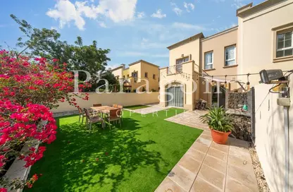 فيلا - 2 غرف نوم - 3 حمامات للبيع في الينابيع 15 - الينابيع - دبي