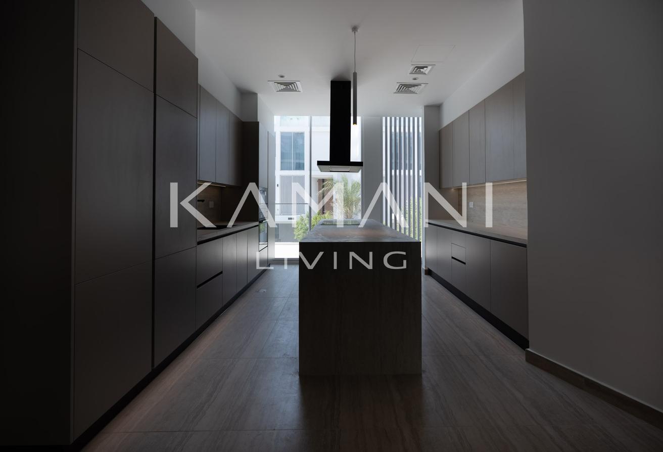Brand New | 12 Cheques | 4 Bed + Maid | Park View photo 6