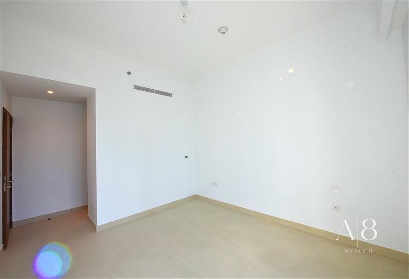 Unfurnished | Available Now | Great View photo 5