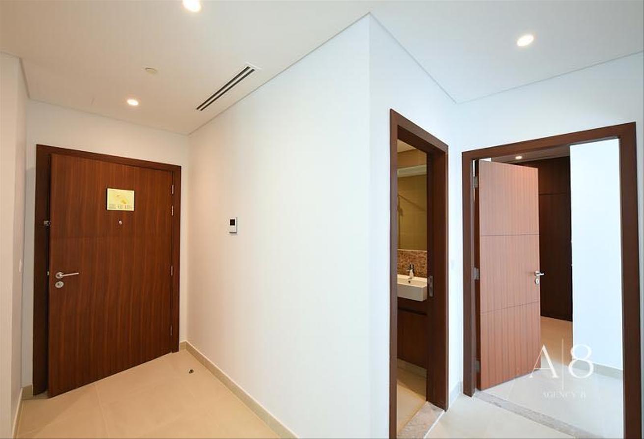Unfurnished | Available Now | Great View photo 6