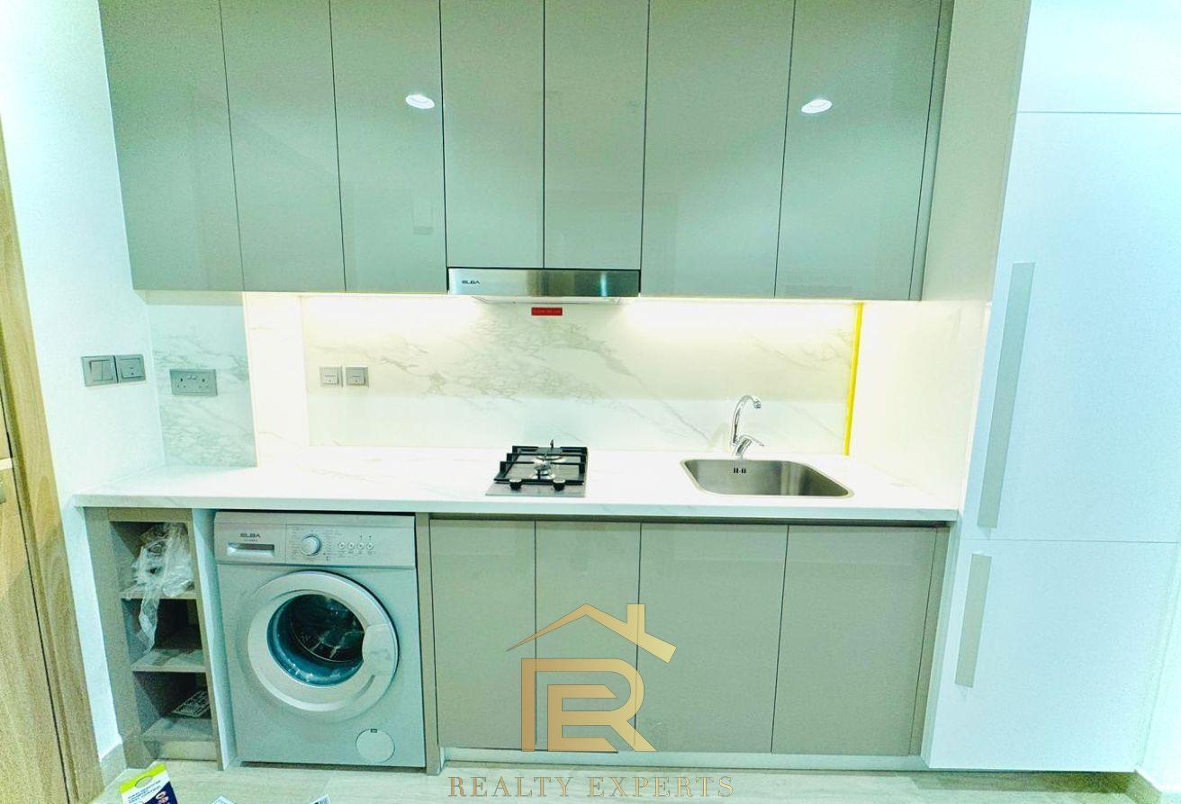 Spacious Studio Apartment with Modern Amenities photo 5