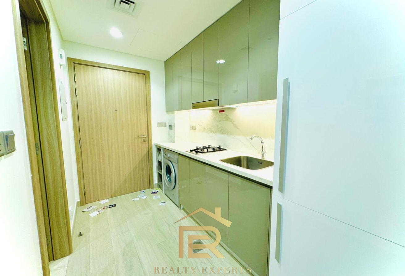 Spacious Studio Apartment with Modern Amenities photo 4