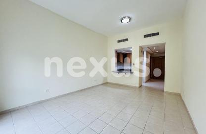 Apartment - Studio - 1 Bathroom for rent in Building 225 - Mogul Cluster - Discovery Gardens - Dubai