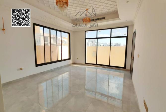 102411902 - Property Image 3