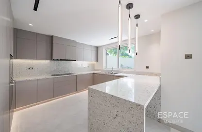 فيلا - 3 غرف نوم - 4 حمامات للبيع في الينابيع 8 - الينابيع - دبي