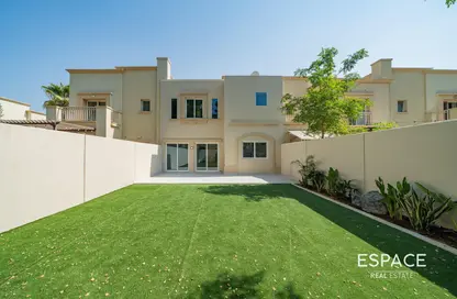 فيلا - 3 غرف نوم - 4 حمامات للبيع في الينابيع 8 - الينابيع - دبي