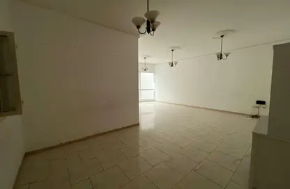 شقة - 3 غرف نوم - 4 حمامات للايجار في المجاز 2 - المجاز - الشارقة