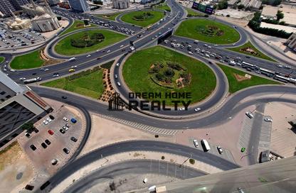 شقة - غرفة نوم - 2 حمامات للايجار في التعاون - الشارقة