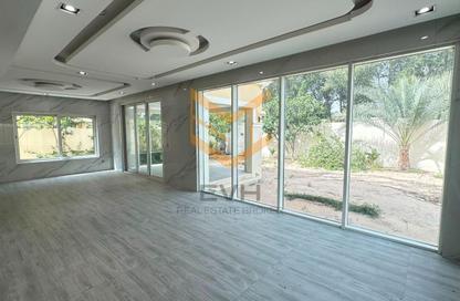 Villa - 4 - 5 for rent in District 9 - Jumeirah Park - Dubai