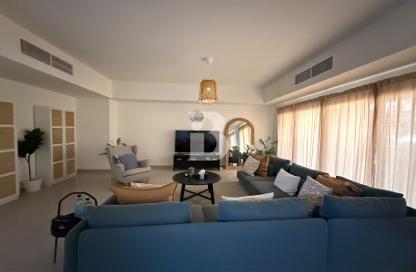 Townhouse - 4 - 4 for sale in Bayti Townhouses - Al Hamra Village - Ras Al Khaimah