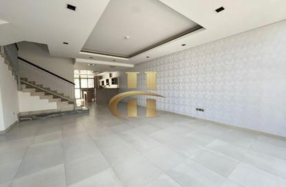 Villa - 4 - 4 for rent in Comfy Villas - District 11 - Jumeirah Village Circle - Dubai