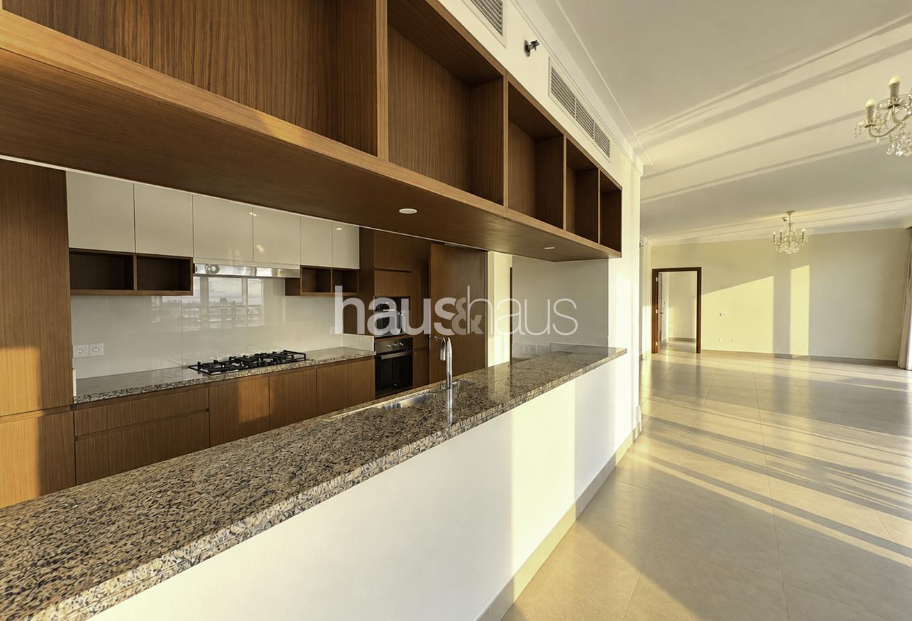 1 in 1 Rare 3BR | Low Floor | Marina & Burj View photo 6