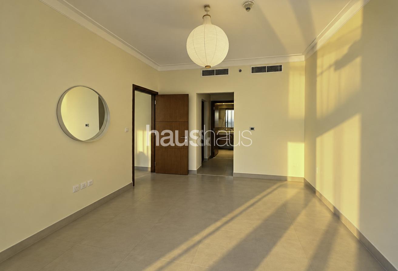 1 in 1 Rare 3BR | Low Floor | Marina & Burj View photo 14
