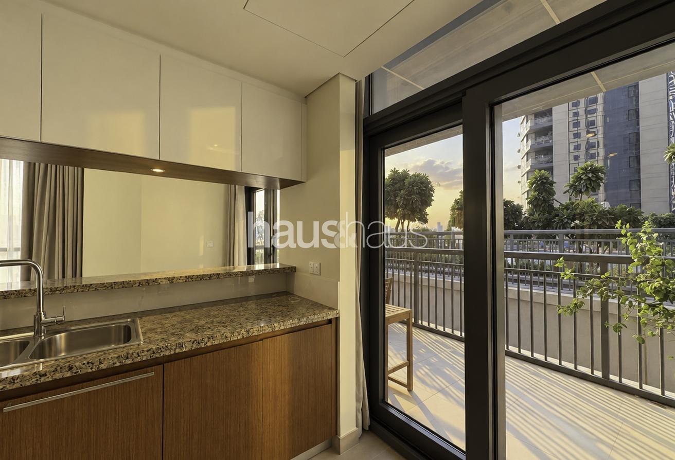 1 in 1 Rare 3BR | Low Floor | Marina & Burj View photo 8
