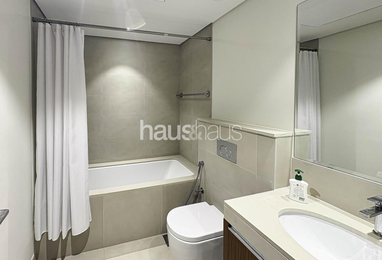 1 in 1 Rare 3BR | Low Floor | Marina & Burj View photo 18