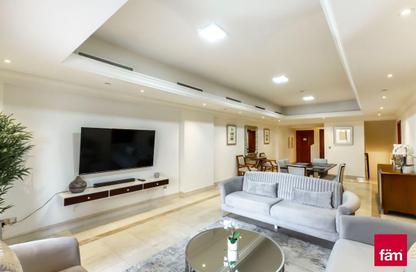 Apartment - 3 Bedrooms - 3 Bathrooms for sale in The Fairmont Palm Residence South - The Fairmont Palm Residences - Palm Jumeirah - Dubai