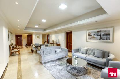 Apartment - 3 Bedrooms - 3 Bathrooms for sale in The Fairmont Palm Residence South - The Fairmont Palm Residences - Palm Jumeirah - Dubai