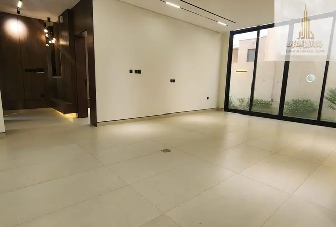 164586003 - Property Image 2