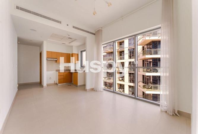 Vacant | High Floor | Partial Canal View