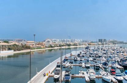 Apartment - Studio - 1 for rent in Palm Views East - Palm Views - Palm Jumeirah - Dubai