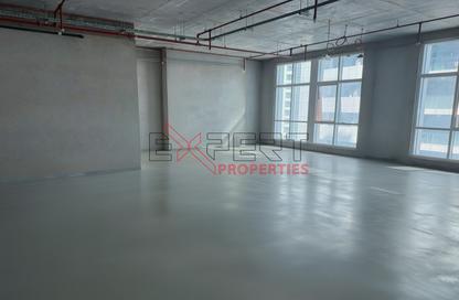 Office Space - Studio - 1 Bathroom for rent in Grosvenor Office Tower - Business Bay - Dubai