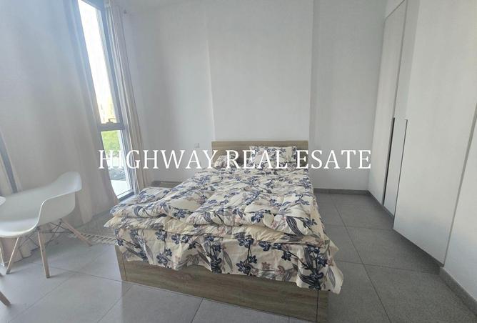 Hot offer furnished studio in 400k wardrobes