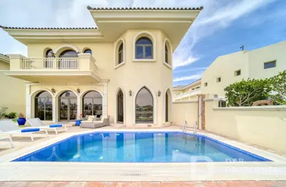 Villa - 5 Bedrooms - 6 Bathrooms for rent in Garden Homes Frond E - Garden Homes - Palm Jumeirah - Dubai