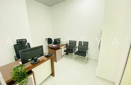 مكتب - غرفة نوم - 1 حمام للايجار في ريد اڤينيو - منطقة القرهود - دبي