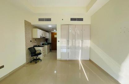 Apartment - Studio - 1 Bathroom for rent in Uniestate Millennium Tower - Dubai Silicon Oasis - Dubai