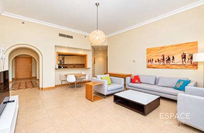 Apartment - 2 - 3 for rent in Al Das - Shoreline Apartments - Palm Jumeirah - Dubai