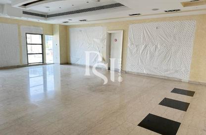 Retail - Studio for rent in Sheleila Tower - Al Khalidiya - Abu Dhabi